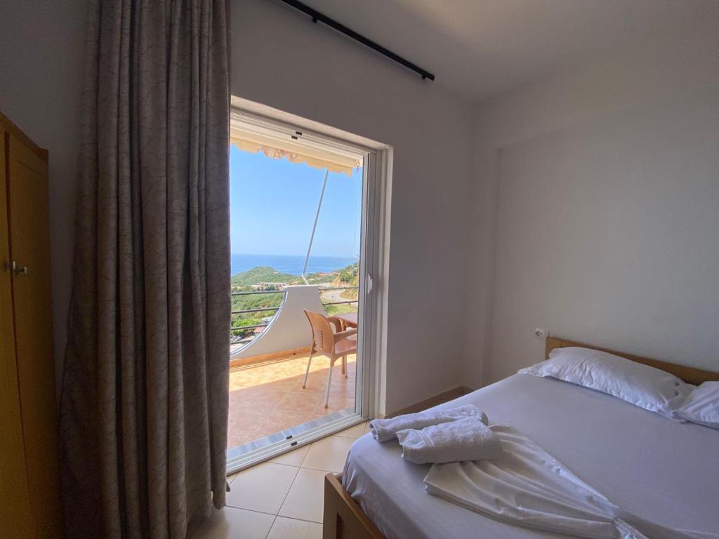 One badroom Room (2 Adults + 1 Child)